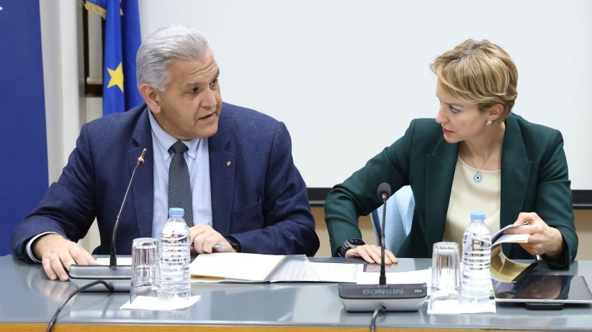 Σύσκεψη εκπροσώπων παραγωγικών φορέων και επιχειρηματιών  με την Υφυπουργό Ενέργειας και Περιβάλλοντος Αλεξάνδρα Σδούκου στο Επιμελητήριο Ηρακλείου